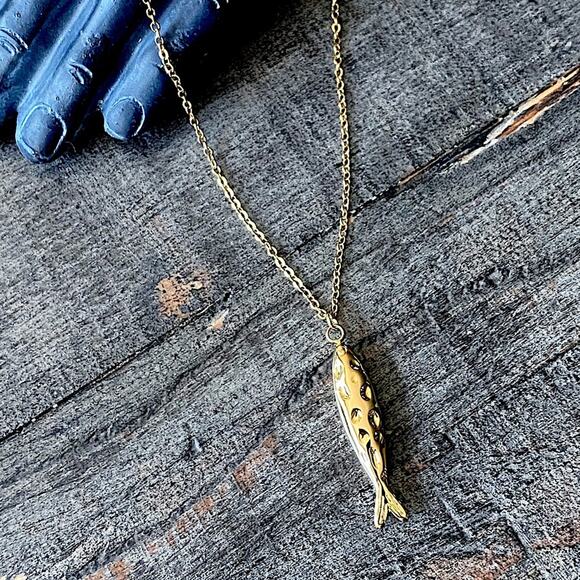 NEW Gold Sardine Pendant Layering Necklace - Picture 4 of 10